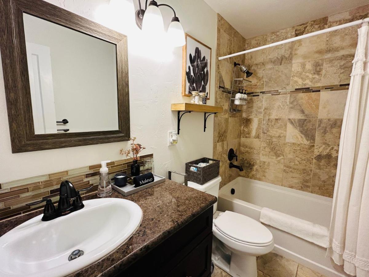 Home Sweet Idahome, Feels Like Home With All The Decor You Wish You Could Afford King Bed In Master, Fully Fenced Dog Friendly Yard, A Few Blocks From Bsu And Downtown Boise, Your Perfect Stay! Экстерьер фото